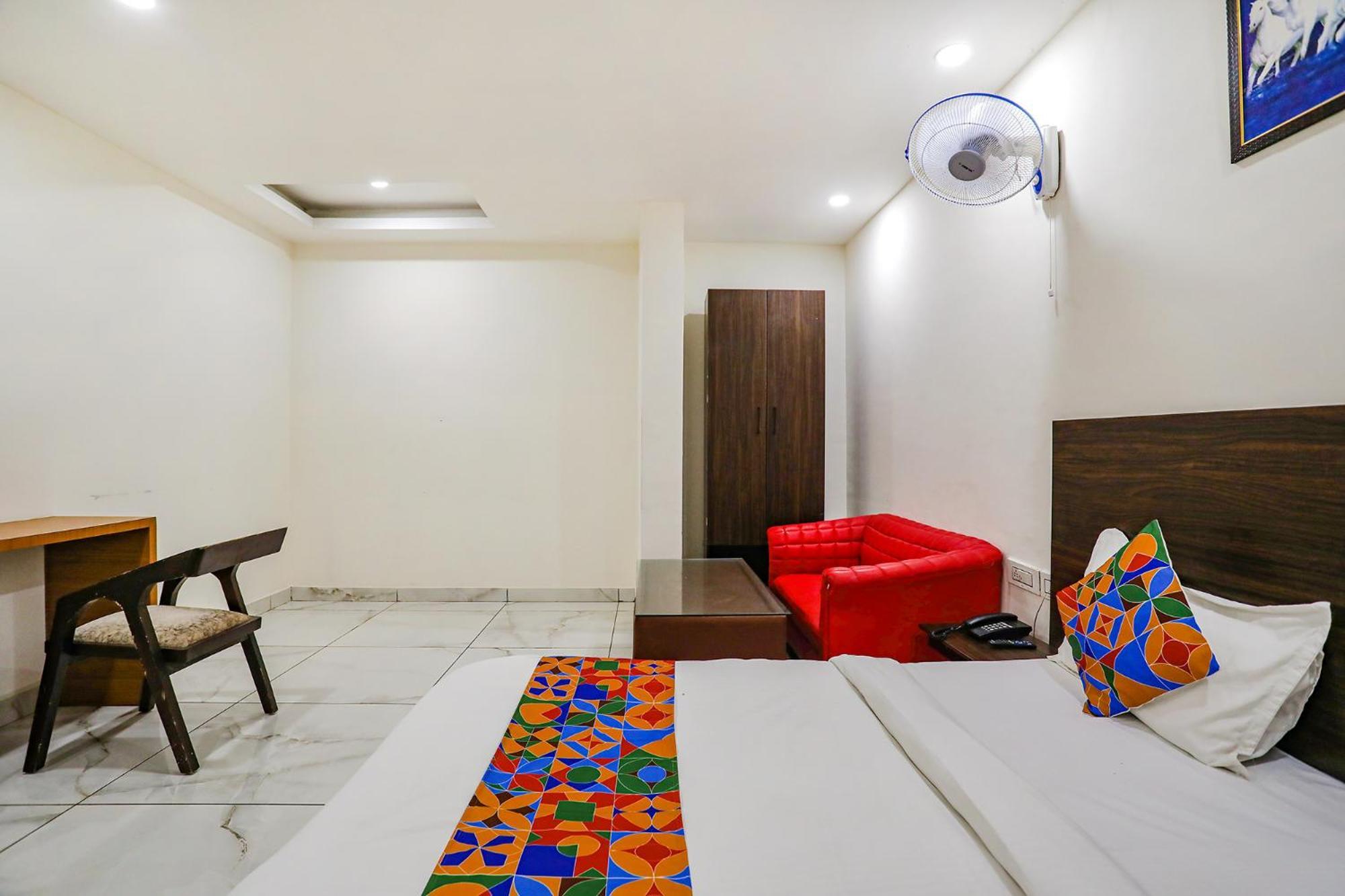 Fabhotel Kinsfolk Газиабад Экстерьер фото